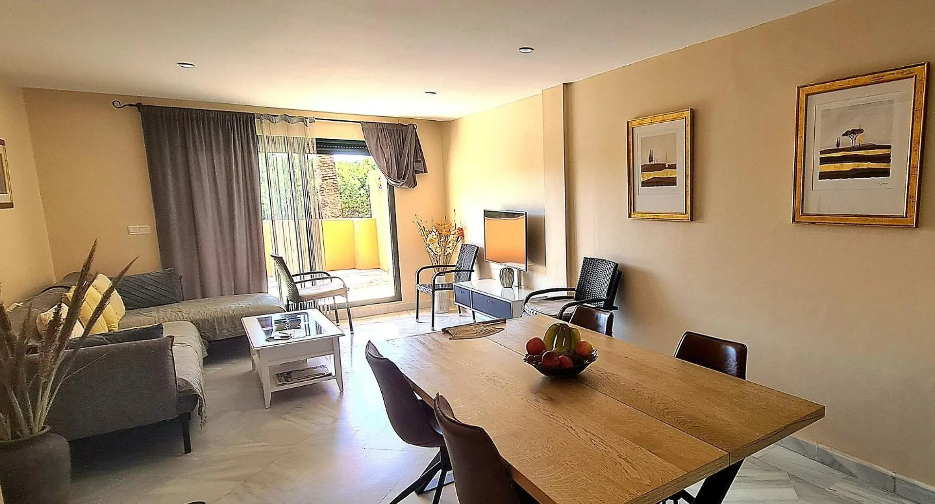 Lejlighed I Cabopino Marbella Spanien